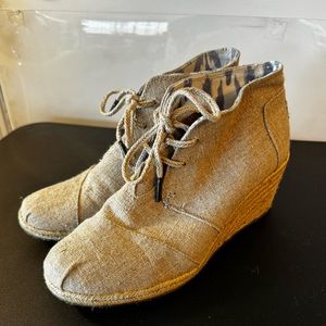 Toms burlap wedges / size 9 / worn a couple of times